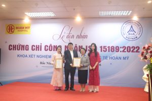 CTCP BỆNH VIỆN QUỐC TẾ HOÀN MỸ ĐÓN NHẬN CHỨNG CHỈ 𝐈𝐒𝐎 𝟏𝟓𝟏𝟖𝟗:𝟐𝟎𝟐𝟐 – KHẲNG ĐỊNH CHẤT LƯỢNG XÉT NGHIỆM THEO CHUẨN QUỐC TẾ